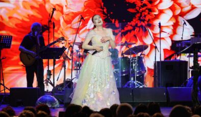 Candan Erçetin’den Anneler Günü’nde Unutulmaz Bir Konser