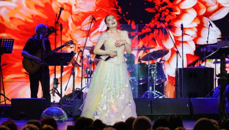 Candan Erçetin’den Anneler Günü’nde Unutulmaz Bir Konser