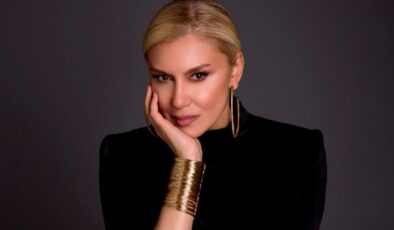 Güzel şarkıcı Zeynep Mansur, yeni bir yaz şarkısı ile herkesi şaşırtmaya geliyor.