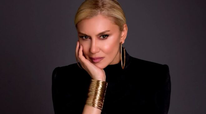 Güzel şarkıcı Zeynep Mansur, yeni bir yaz şarkısı ile herkesi şaşırtmaya geliyor.