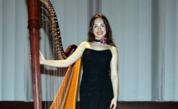 Zeynep Duru Güleç, bu kez Ahmed Adnan Saygun Sanat Merkezi’nde müzikseverlerin karşısına çıktı.