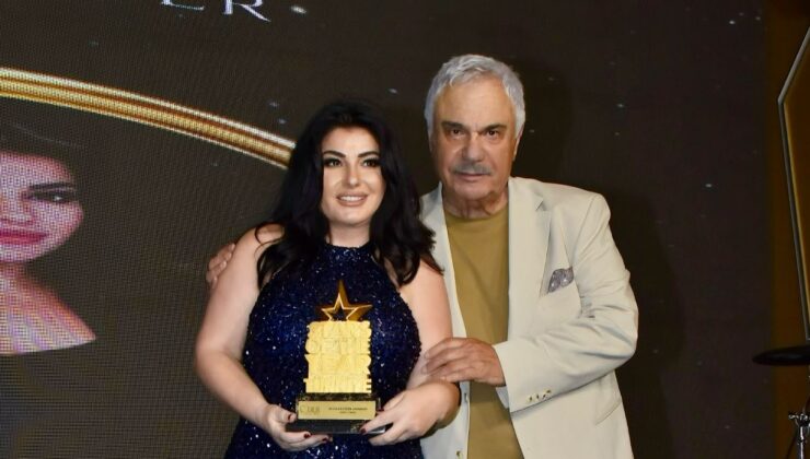 EBRU TORUN’A ÖDÜLÜNÜ HALİL ERGÜN VERDİ!