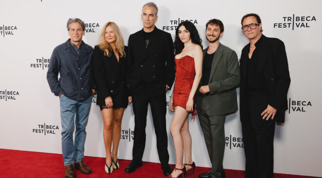 ALPHAN EŞELİ’NİN YAZIP YÖNETTİĞİ,  BAŞROLÜNDE HAZAR ERGÜÇLÜ’NÜN YER ALDIĞI  “MUTTER: Bir Annenin Hatıra Defteri”  DÜNYA PRÖMİYERİNİ TRIBECA FESTIVALİ’NDE GERÇEKLEŞTİRDİ