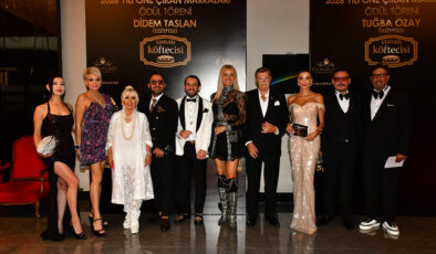 DİVA BÜLENT ERSOY ANKARA’DA GÖZ KAMAŞTIRDI