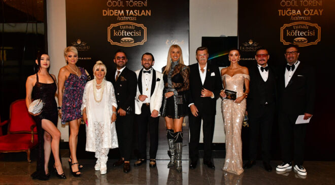 DİVA BÜLENT ERSOY ANKARA’DA GÖZ KAMAŞTIRDI