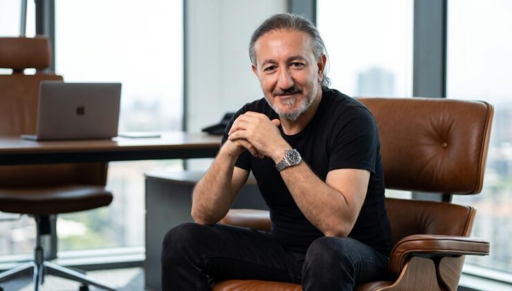 YAPAY ZEKÂNIN YENİ SÜPER STAR’I AYROS! MİLYONLARIN KALBİNİ FETHEDEN DİJİTAL SANATÇI SAHNEYE HAZIRLANIYOR YAPAY ZEKÂNIN YENİ SÜPER STAR’I AYROS! MİLYONLARIN KALBİNİ FETHEDEN DİJİTAL SANATÇI SAHNEYE HAZIRLANIYOR