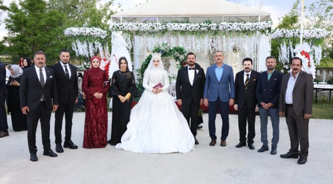 Mehmet Tan Özmen ile Hilal Öner Ağrı’da Görkemli Düğünle Dünyaevine Girdi