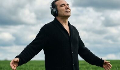 FERHAT GÖÇER’DEN TAKINTILI AŞIKLARA ŞARKI GELDİ!  “KAFAMIN İÇİNİ Bİ’ SALSAYDIN”