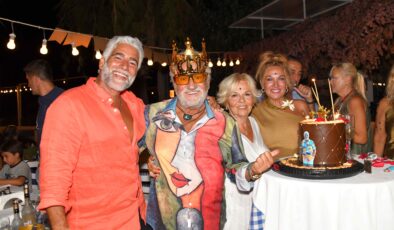 Fedon 80. Yaşını Bodrumda Kutladı