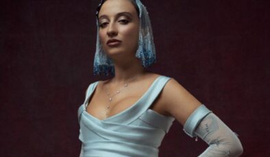 Melike Şahin’den yeni tekli “Ölmem Ölemem”